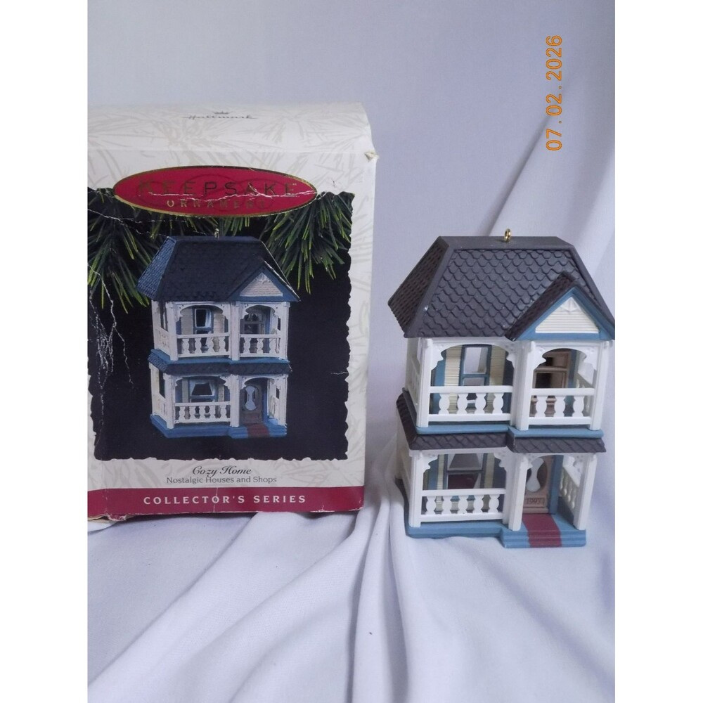 Hallmark 1993 Cozy Home 10th Nostalgic Houses & Shops Ornament